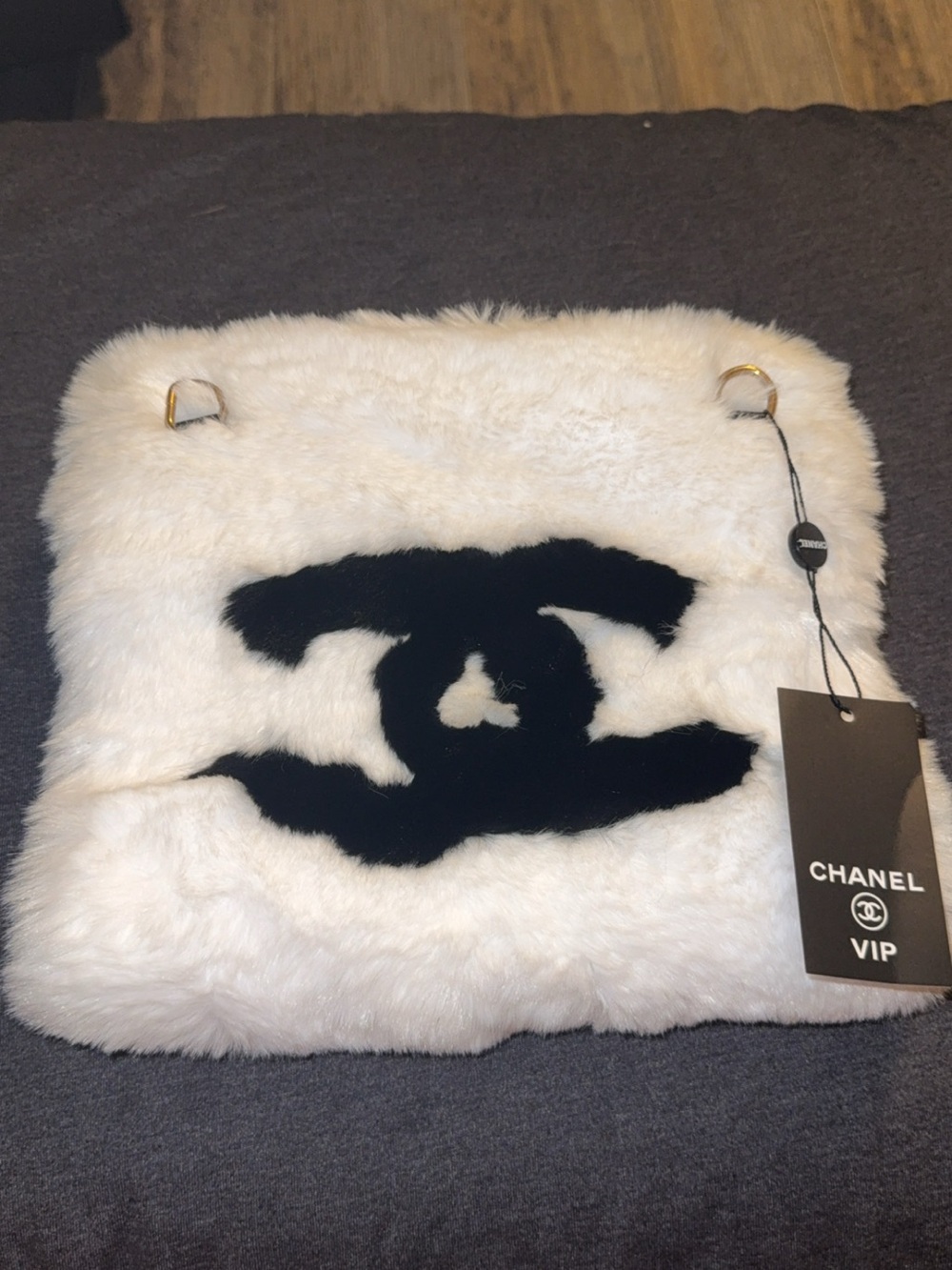 Double C Chain Neige. VTG Shoulder White Faux Fur Hand Warmer Muff Logo Bag.